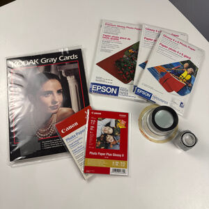 Photography accessoires lot: Kodak Gray Cards, Epson photo paper, 2 magnifiers